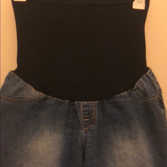 Trendy capris maternity pants - Picture 2 of 6